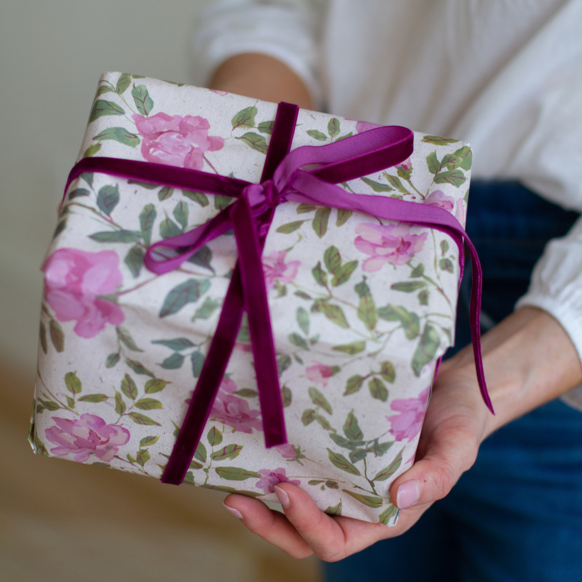 Pink & Green Roses Gift Wrap